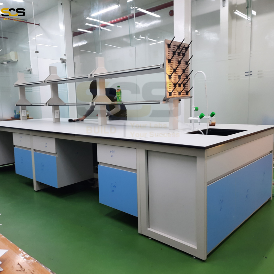 Bàn thí nghiệm trung tâm một chậu rửa