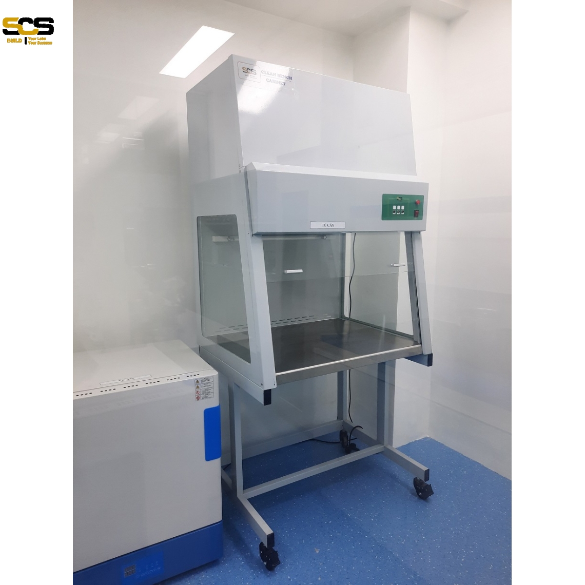 Tủ cấy vi sinh dòng khí thổi đứng cửa trượt kích thước 900mm